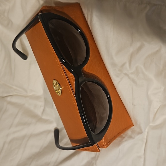 Tory Burch Sunglasses - Picture 10 of 12